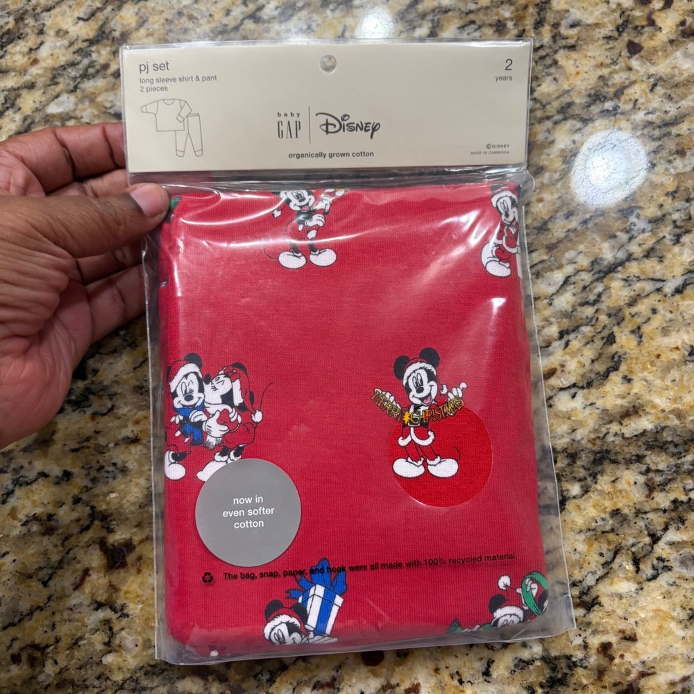 NEW Baby Gap Disney Mickey Mouse Christmas Pajamas Red 2 Piece Set 2T ws